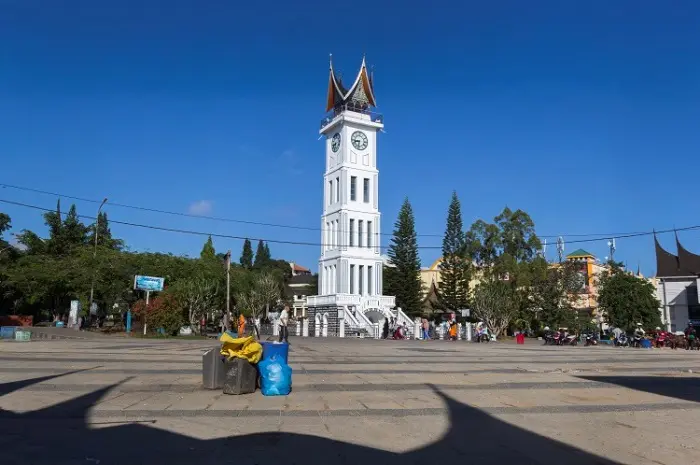 Jam Gadang, Simbol Kota dengan Arsitektur Khas Minangkabau di Bukittinggi