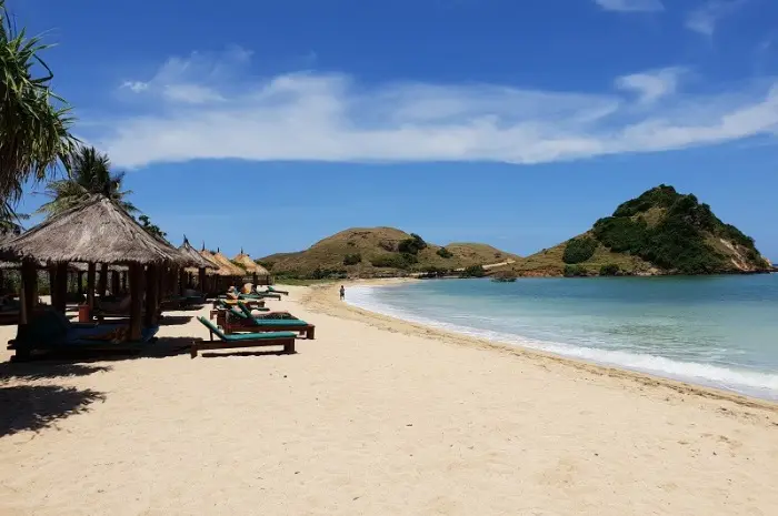 Pantai Kuta Mandalika, Pantai Unik dengan Tradisi Bau Nyale di Lombok